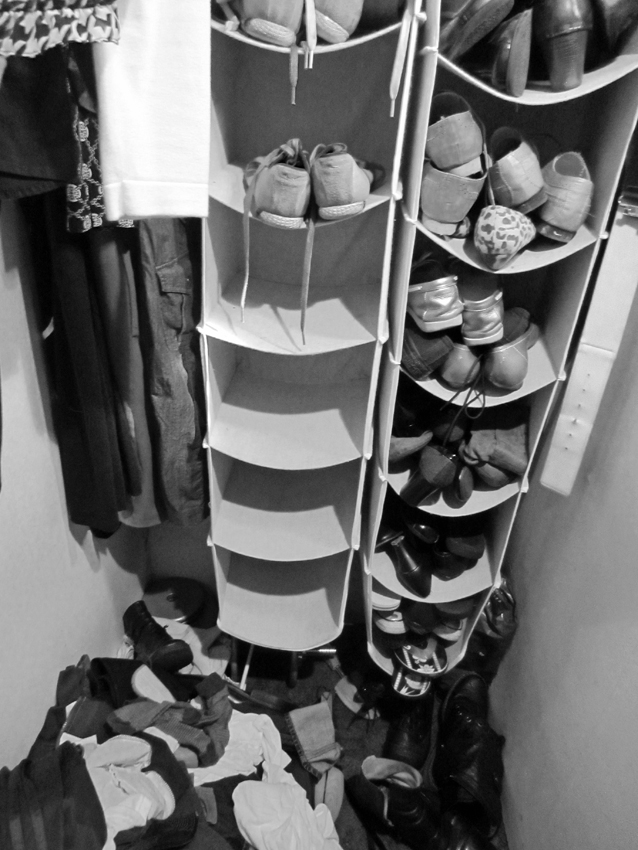 This tiny closet space gets a complete transformation! Tips to steal here for maximizing space in all small closets. 
