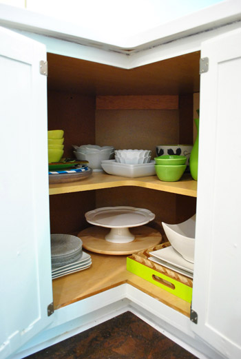 25 Smart Blind Corner Storage Solutions - Shelterness