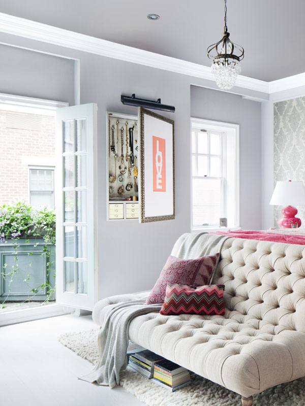 A turn of the century family townhouse gets a colorful, fresh new look. 