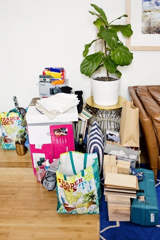 these simple tips are a roadmap out of getting stuck making decisions when decluttering!