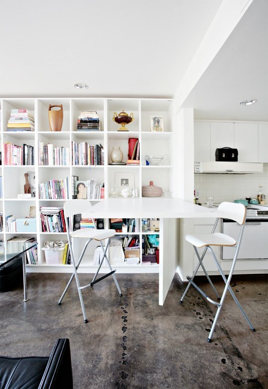 Inspiring ideas on how to fit a dining area in a small space! 