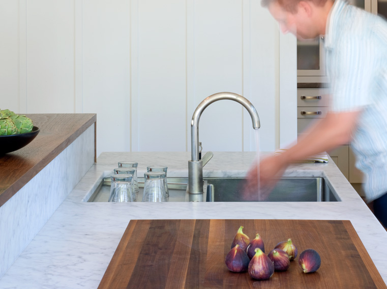 Can't get enough of this unbelievably clever (not to mention space-saving) kitchen design trick!