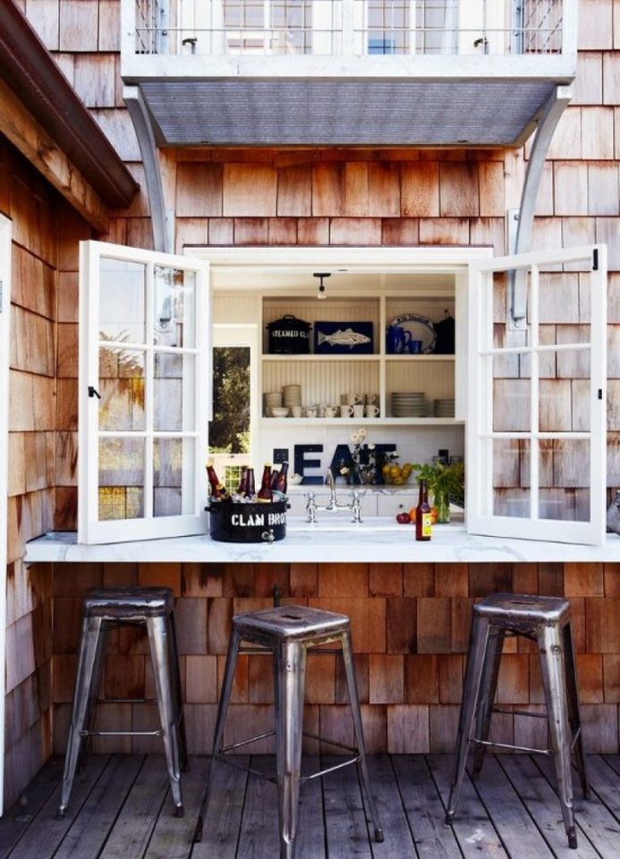 Add to the dream home file: indoor / outdoor dining. Kitchen pass throughs that lead to outdoor bars. 