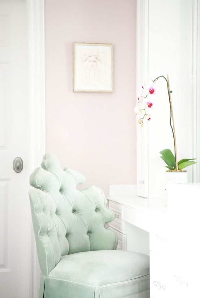 Mix a mint green chair and blush walls to achieve Austin Bean Design Studio's "cottage chic." (Photographed by Alyssa Rosenheck)