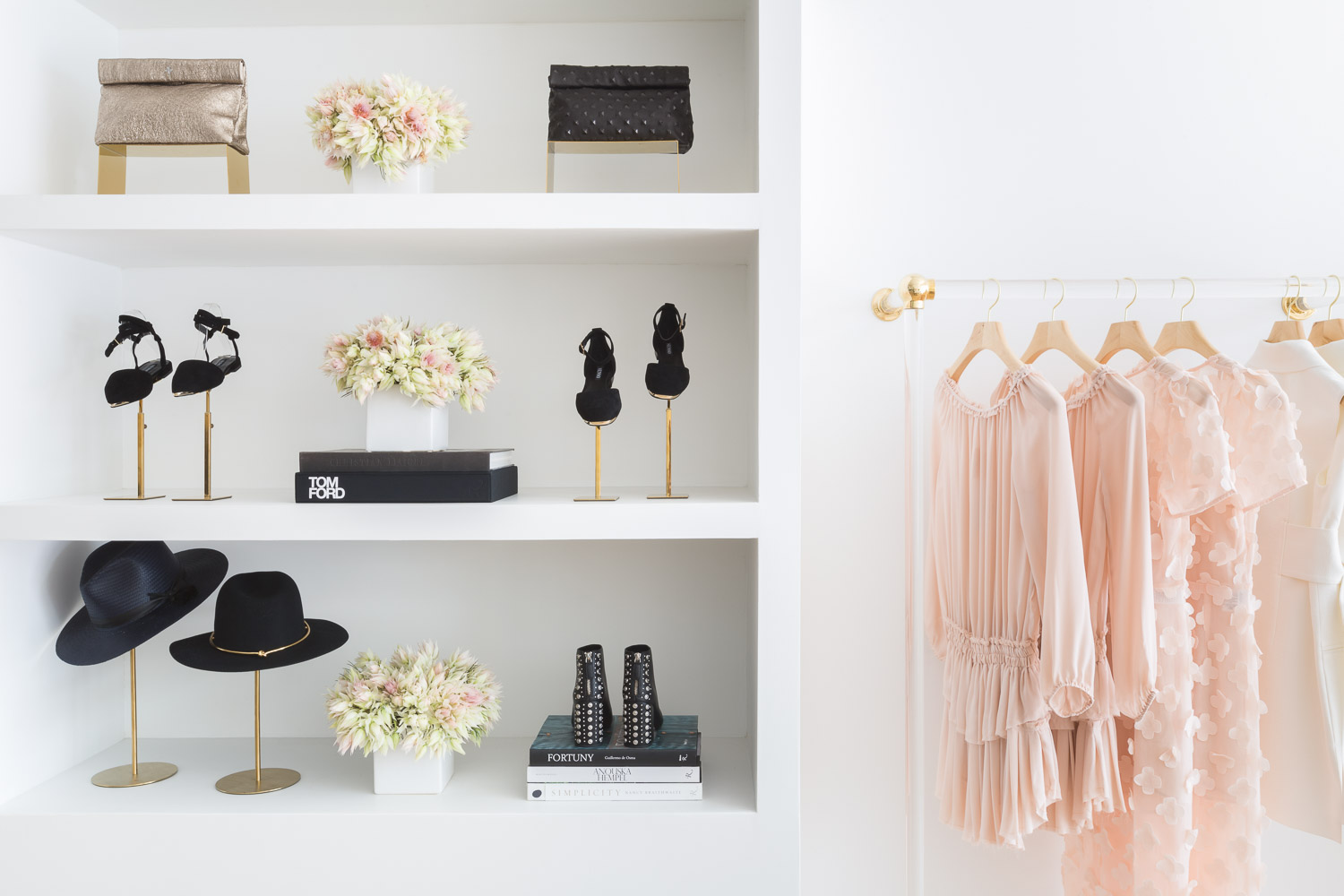 Take a peak at the simple sophistication and laid back luxury of Taylor Anne Design