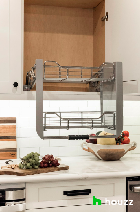 Pull down shelves in the kitchen change EVERYTHING. Adding this to the dream kitchen must-have list. 
