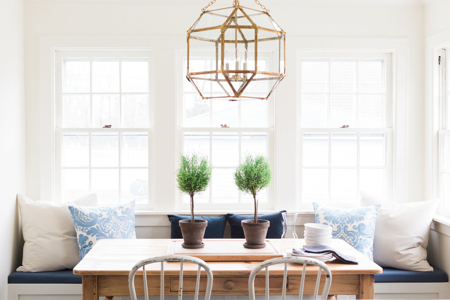 Casual elegance in the form of a breakfast nook. 
